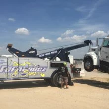 Fernandez & Sons Wrecker Service
